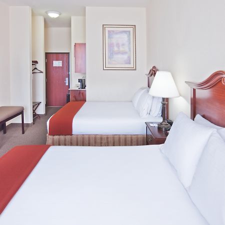 Holiday Inn Express Hotel & Suites Woodward Hwy 270 By Ihg Exteriör bild