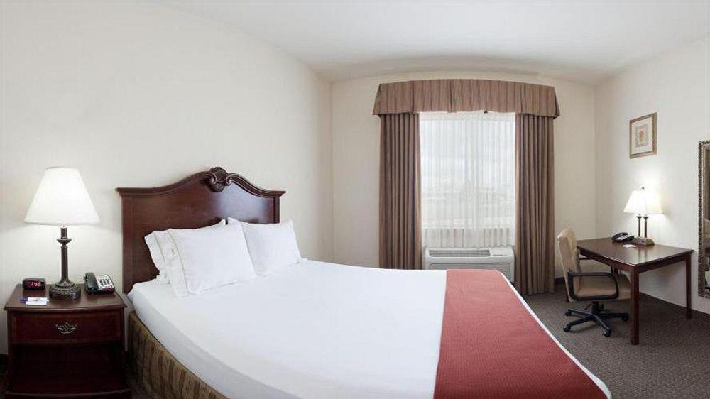 Holiday Inn Express Hotel & Suites Woodward Hwy 270 By Ihg Exteriör bild