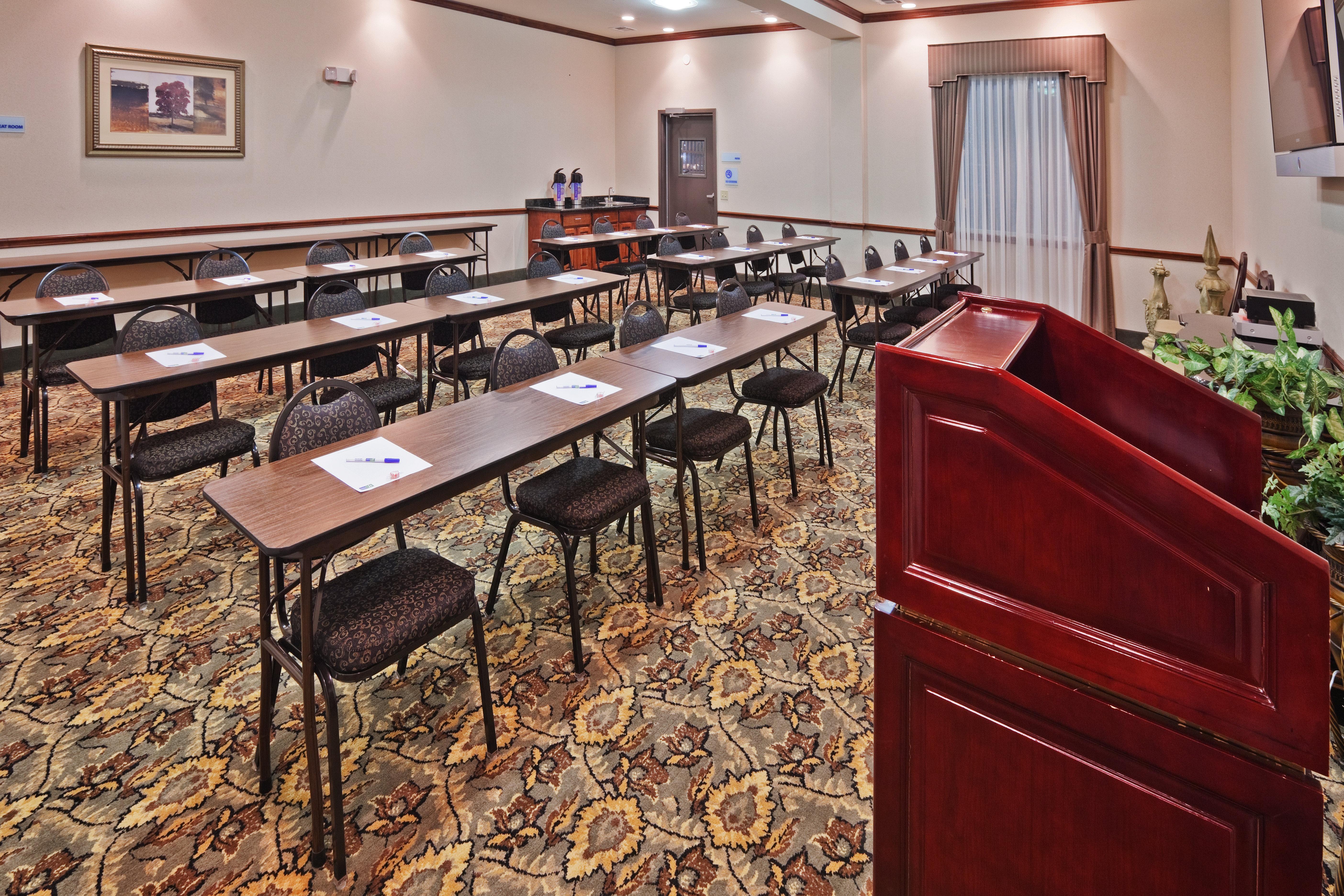 Holiday Inn Express Hotel & Suites Woodward Hwy 270 By Ihg Exteriör bild