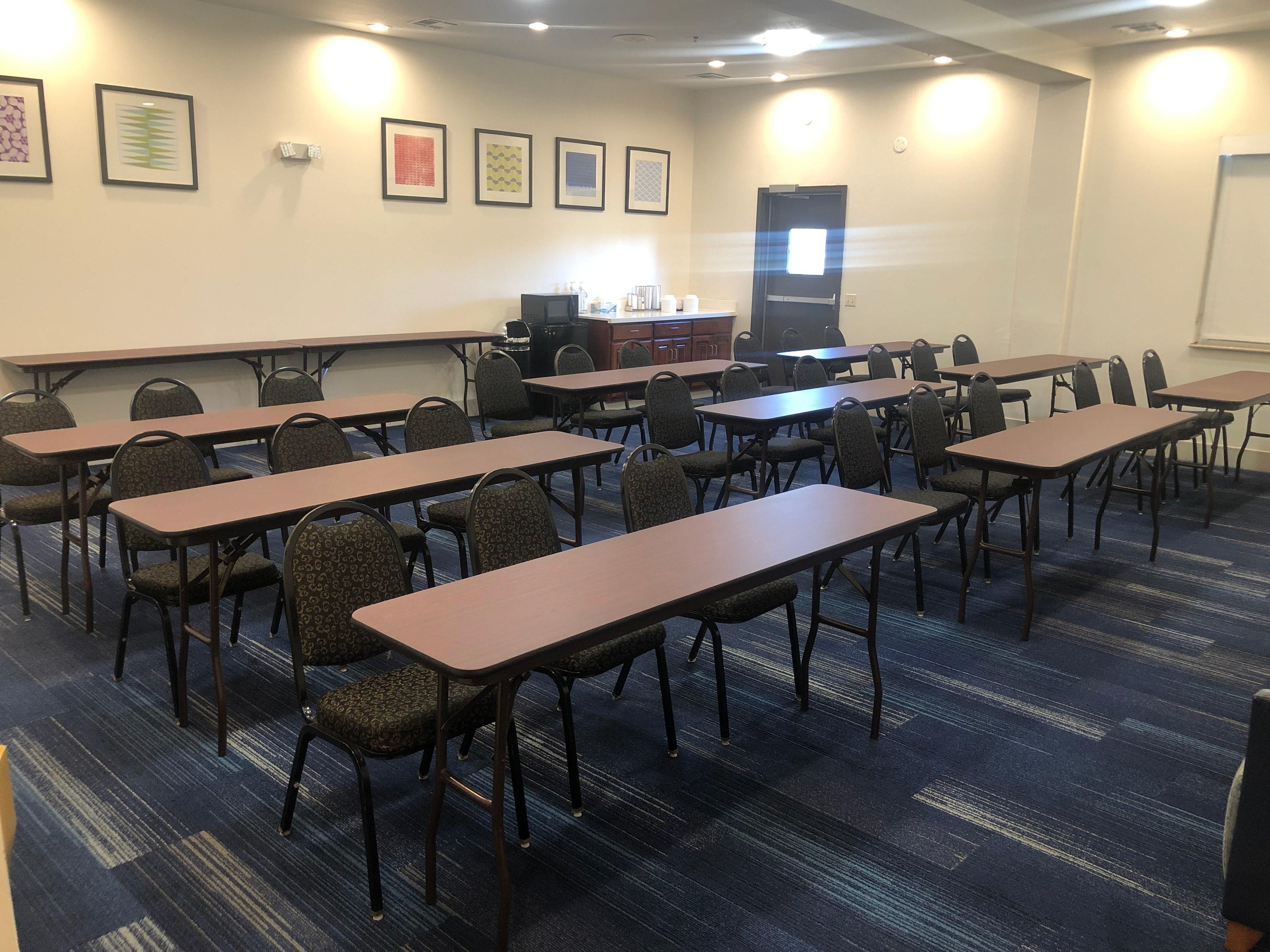 Holiday Inn Express Hotel & Suites Woodward Hwy 270 By Ihg Exteriör bild