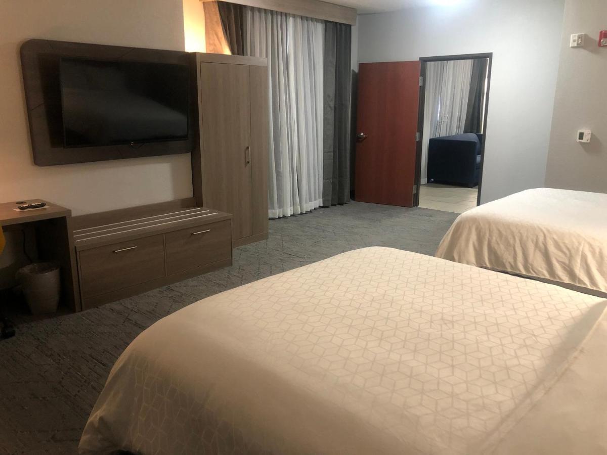 Holiday Inn Express Hotel & Suites Woodward Hwy 270 By Ihg Exteriör bild