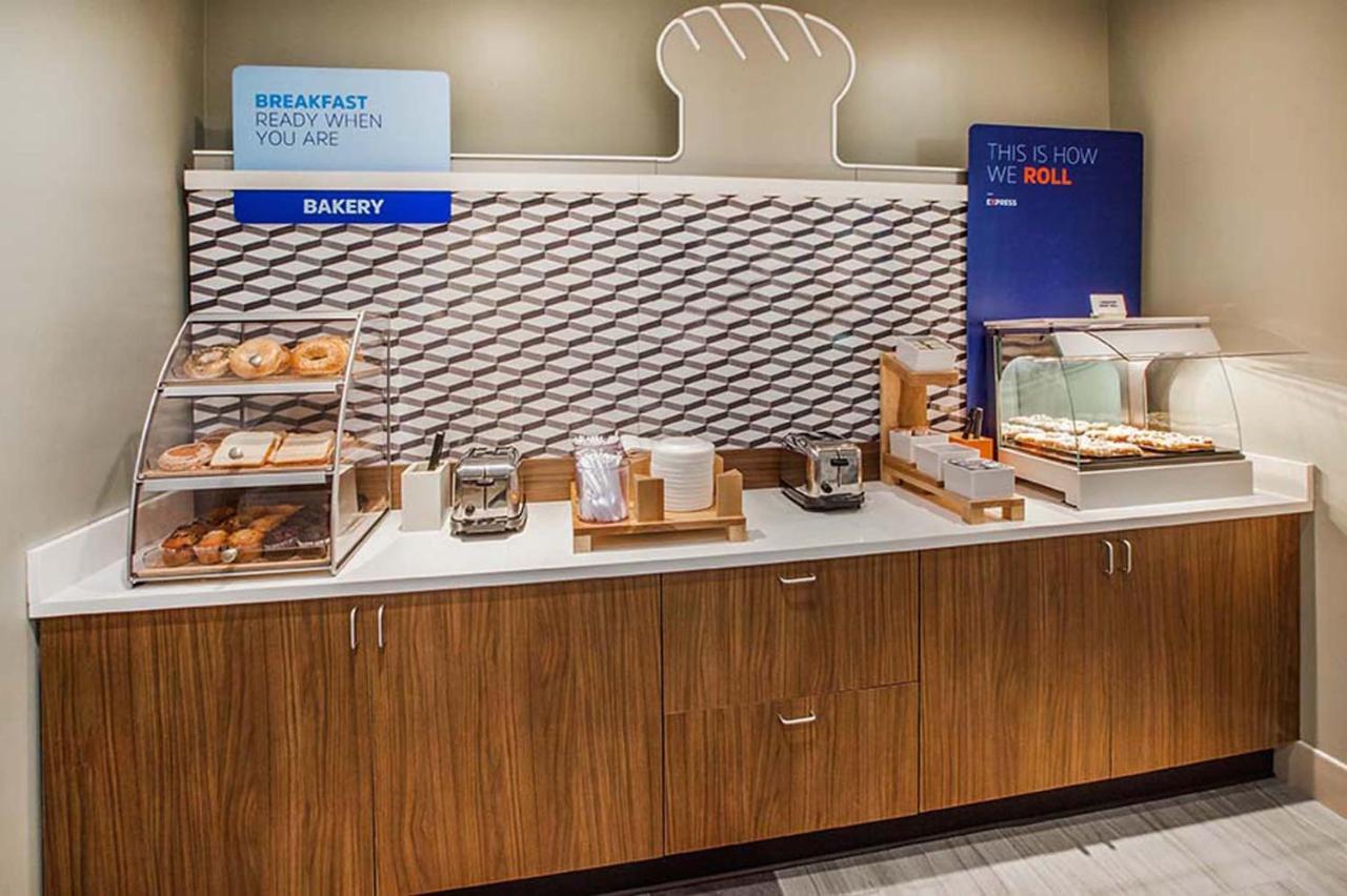 Holiday Inn Express Hotel & Suites Woodward Hwy 270 By Ihg Exteriör bild